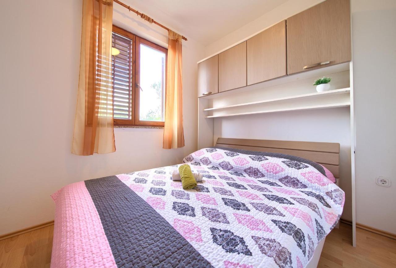 Rasopasno Apartment With Terrace And Private Parking Eksteriør billede